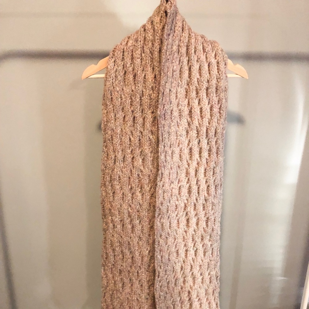 Urban Outfitters Winter Scarf - Picture 2 of 4